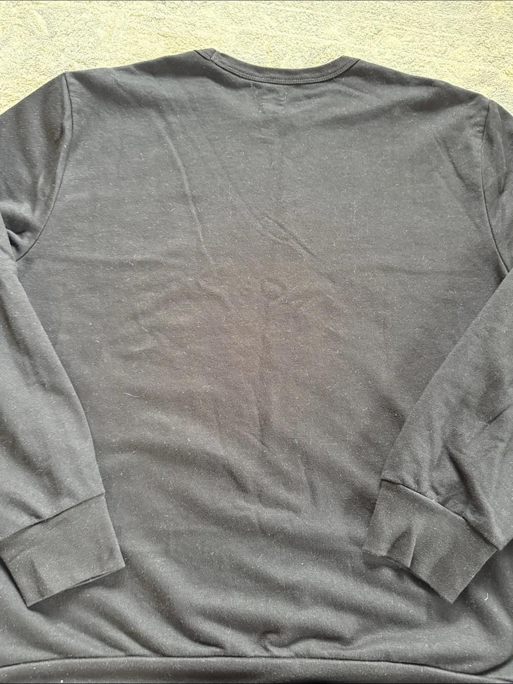 GAP Men's Black Crewneck with Subtle Logo Accent